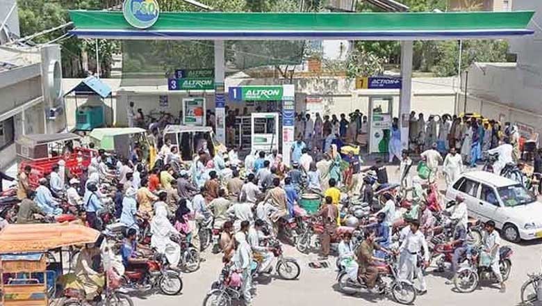 ہڑتال: پمپ مالکان سے نمٹنے کیلیے حکومت نے بھی حکمت عملی بنالی