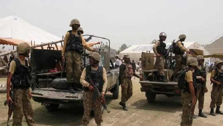 بنوں چھاؤنی پر حملے میں 8 فوجی شہید، 10 دہشت گرد ہلاک