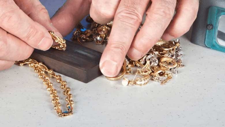 فی تولہ سونا 1 ہزار روپے مزید مہنگا