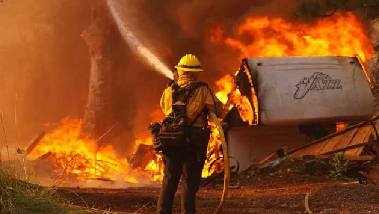 کیلی فورنیا کے جنگلات میں امریکی تاریخ کی بدترین آتشزدگی، 3 لاکھ 50 ہزار ایکڑ اراضی خاکستر