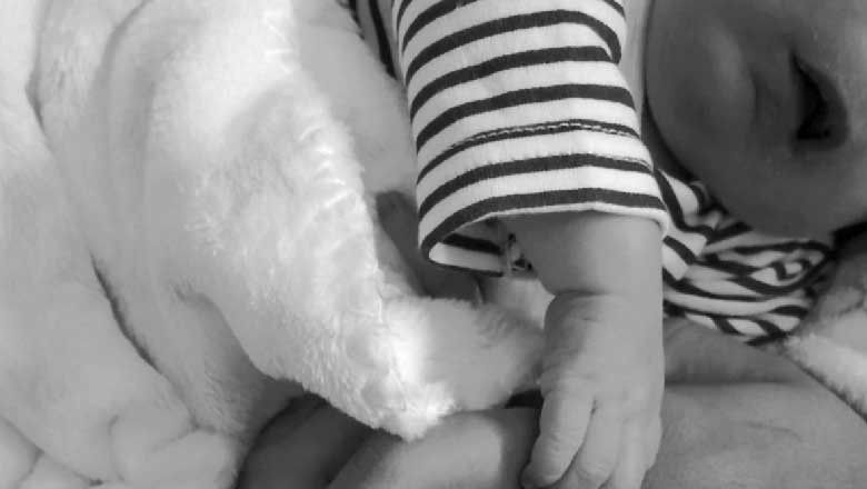 لڑکے کی خواہش مند سفاک ماں نے 9 دن کی بیٹی کو ذبح کردیا