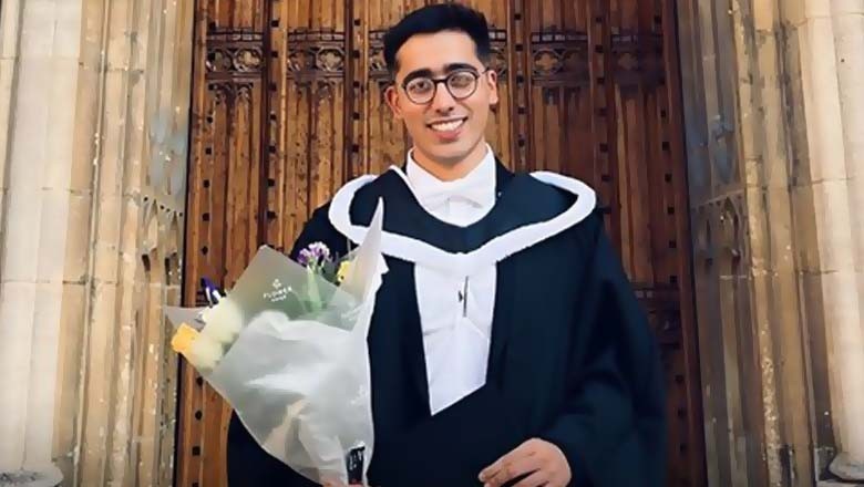 سانحہ اے پی ایس: زندہ بچ جانے والے احمد نواز نے آکسفورڈ یونیورسٹی سے گریجویشن کرلیا