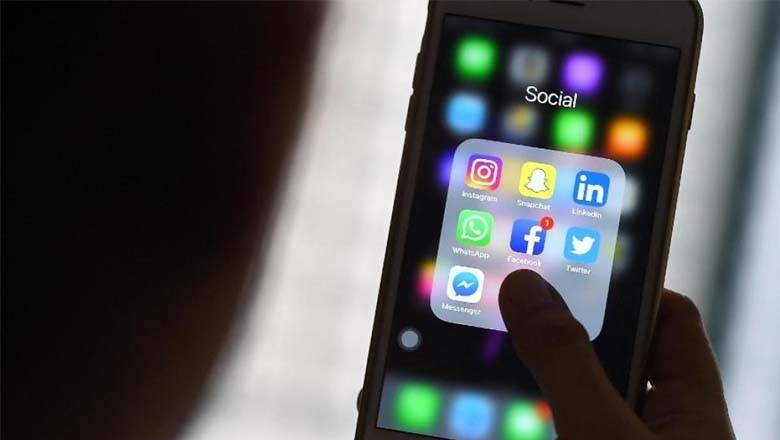 سوشل میڈیا کے استعمال میں پاکستانی مردوں نے خواتین کو پیچھے چھوڑ دیا، گیلپ سروے