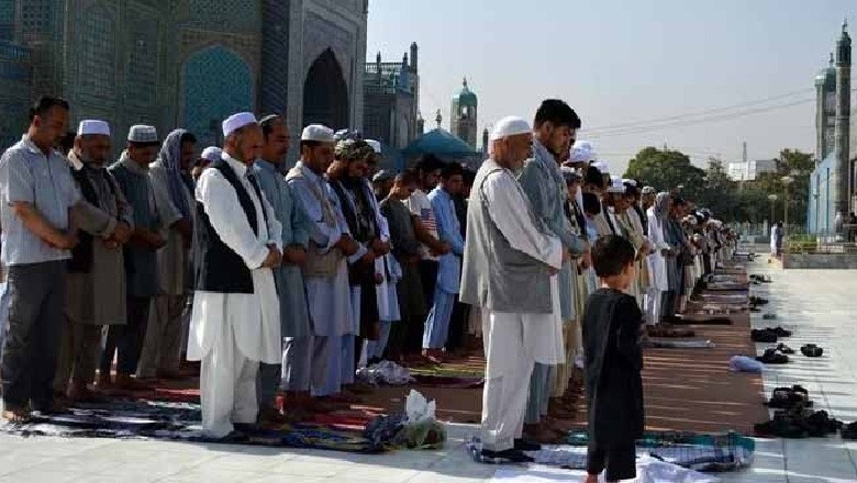 افغانستان میں سرکاری ملازمین پر پانچ وقت نماز باجماعت ادا کرنے کا حکم، چھوڑنے پر سزا ہوگی