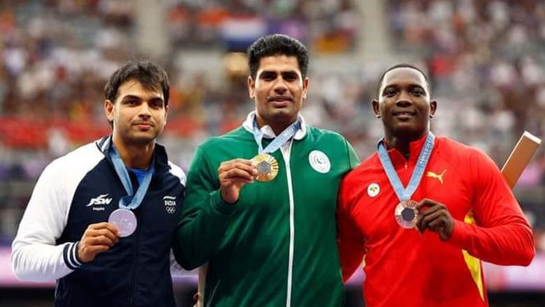 پاکستان کیلیے قابل فخر لمحہ، ارشد ندیم کو سونے کا تمغہ دے دیا گیا