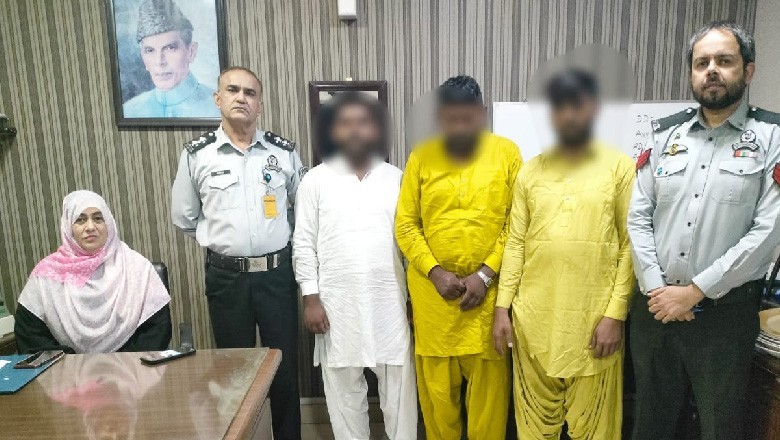 عمرے کے نام پر بھیک کیلیے جانے والے 11 مسافر کراچی ایئرپورٹ سے گرفتار، تعلق پنجاب سے