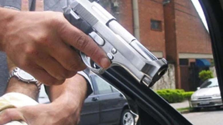 ڈاکو اسٹاک ایکسچینج کی پارکنگ سے 2 کروڑ 32 لاکھ لوٹ کر فرار