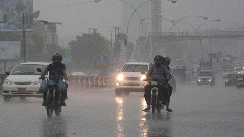 کراچی میں گرج چمک کے ساتھ بارش کا امکان