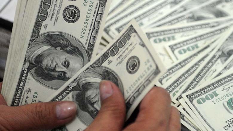 انٹربینک اور اوپن مارکیٹ میں ڈالر کی قدر زوال کا شکار