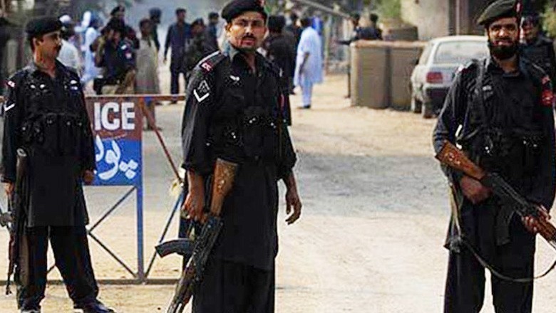 اسمگلنگ میں ملوث ایف سی کے 58 اہلکار معطل، تحقیقات شروع