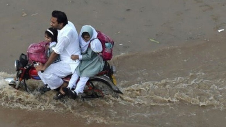 مون سون بارشیں، کراچی میں اسکول بند رکھنے کا اعلان