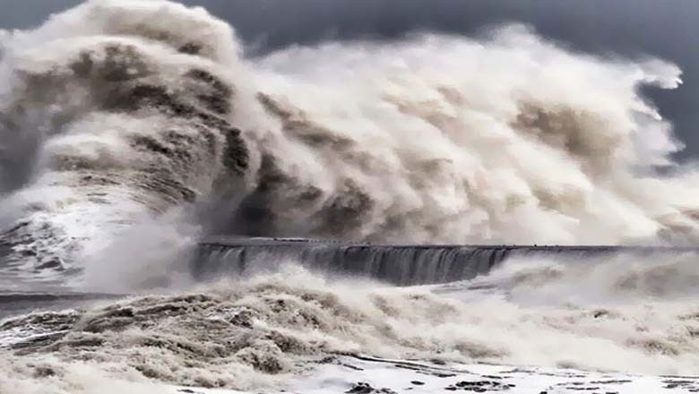 جاپان میں سمندری طوفان شانشان نے تبادی مچادی