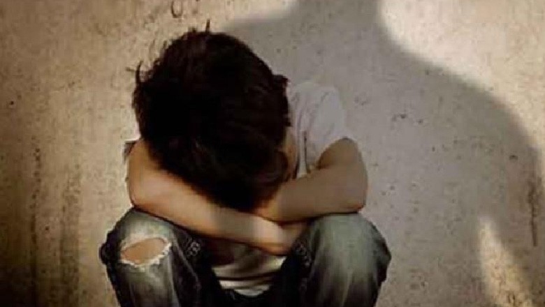 لاہور میں باپ کی 12 سالہ بیٹے سے متعدد بار زیادتی