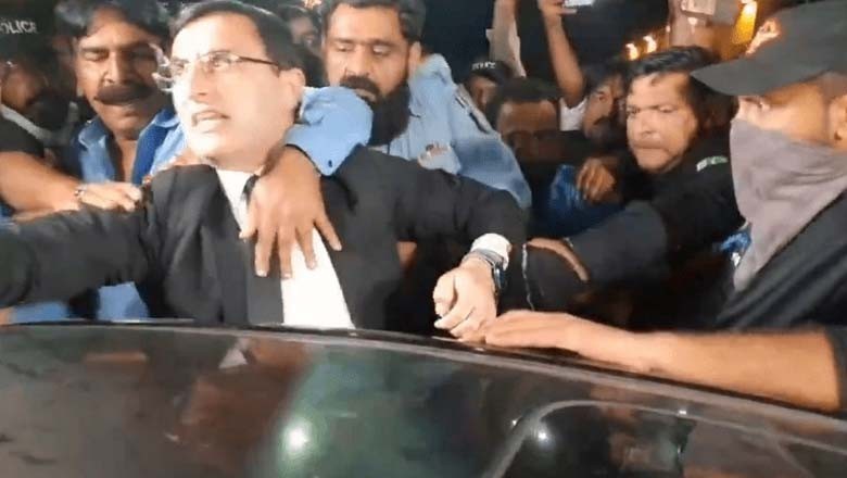 چیئرمین پی ٹی آئی بیرسٹر گوہر کو رہا کردیا گیا