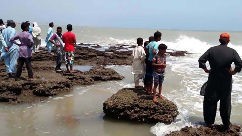 ہاکس بے، ساحل پر سمندر میں نہانے والا نوجوان ڈوب کر جاں بحق