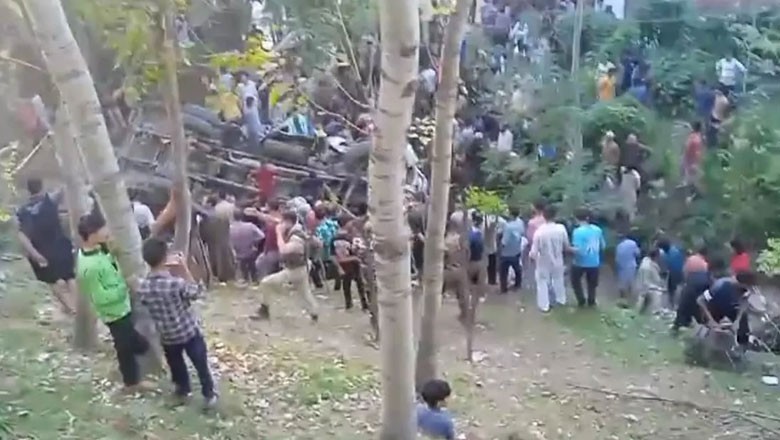 مقبوضہ کشمیر میں بھارتی فوج کی گاڑی کھائی میں جاگری، ہلاکتیں