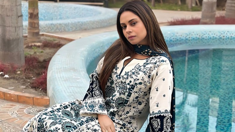 اداکارہ امر خان نے پاکستانیوں کو جاہل قوم قرار دے دیا