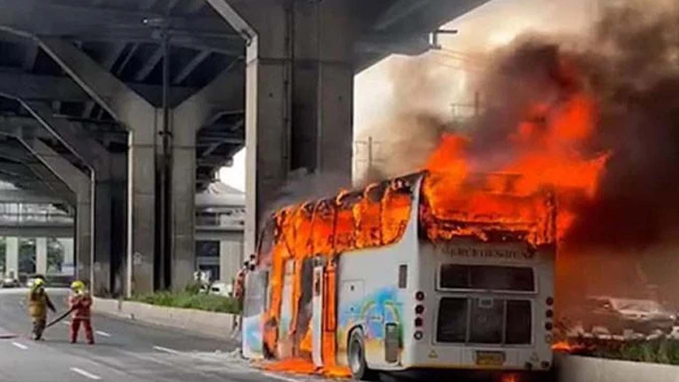 تھائی لینڈ، اسکول بچوں کی بس میں آتشزدگی، 23 ہلاک