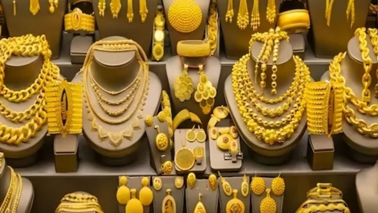 سونے کی فی تولہ قیمت میں 700 روپے کی کمی