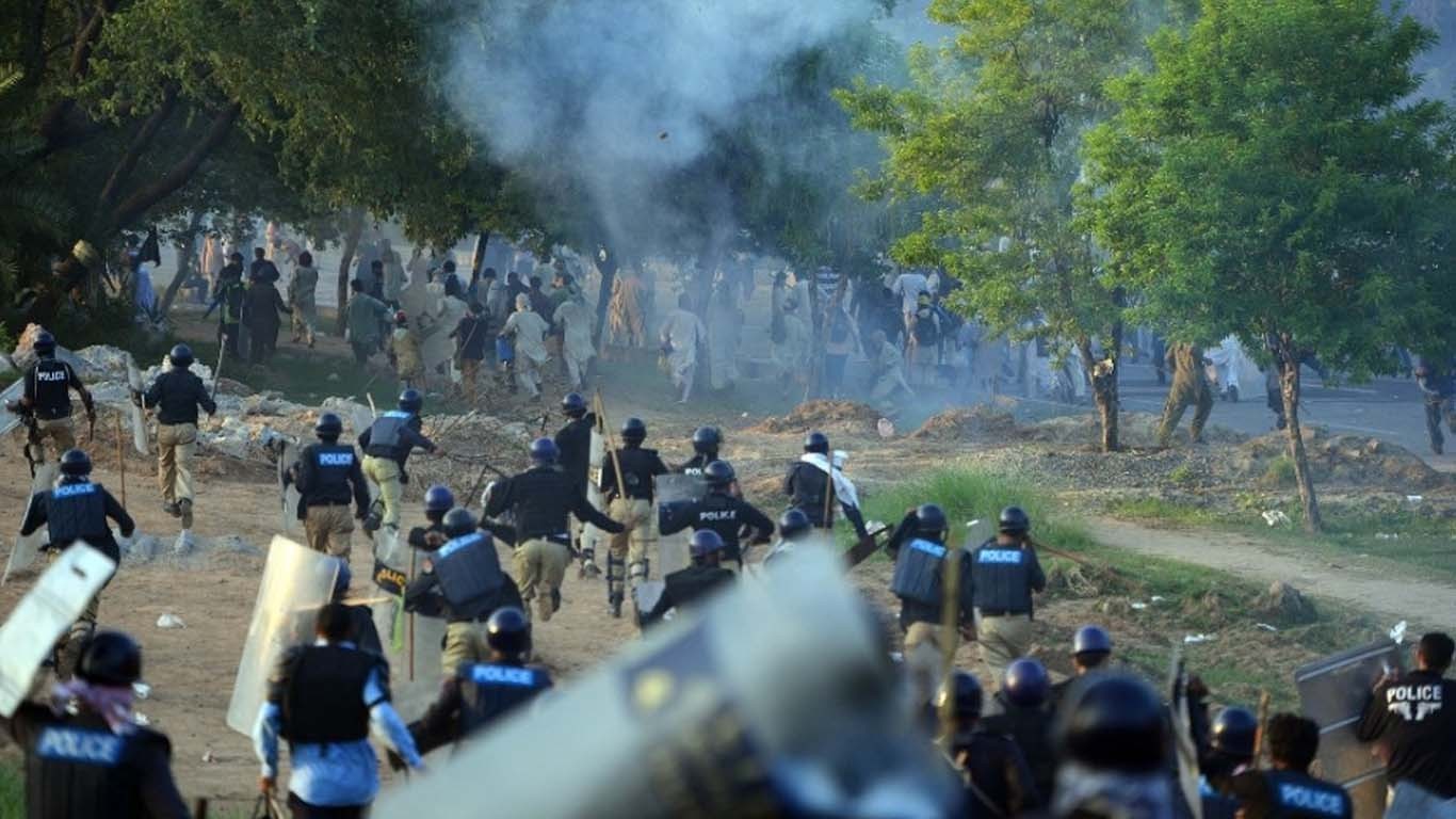 پی ٹی آئی کا احتجاج، مظاہرین تاحال موجود، پولیس اور رینجرز کا آپریشن کا فیصلہ