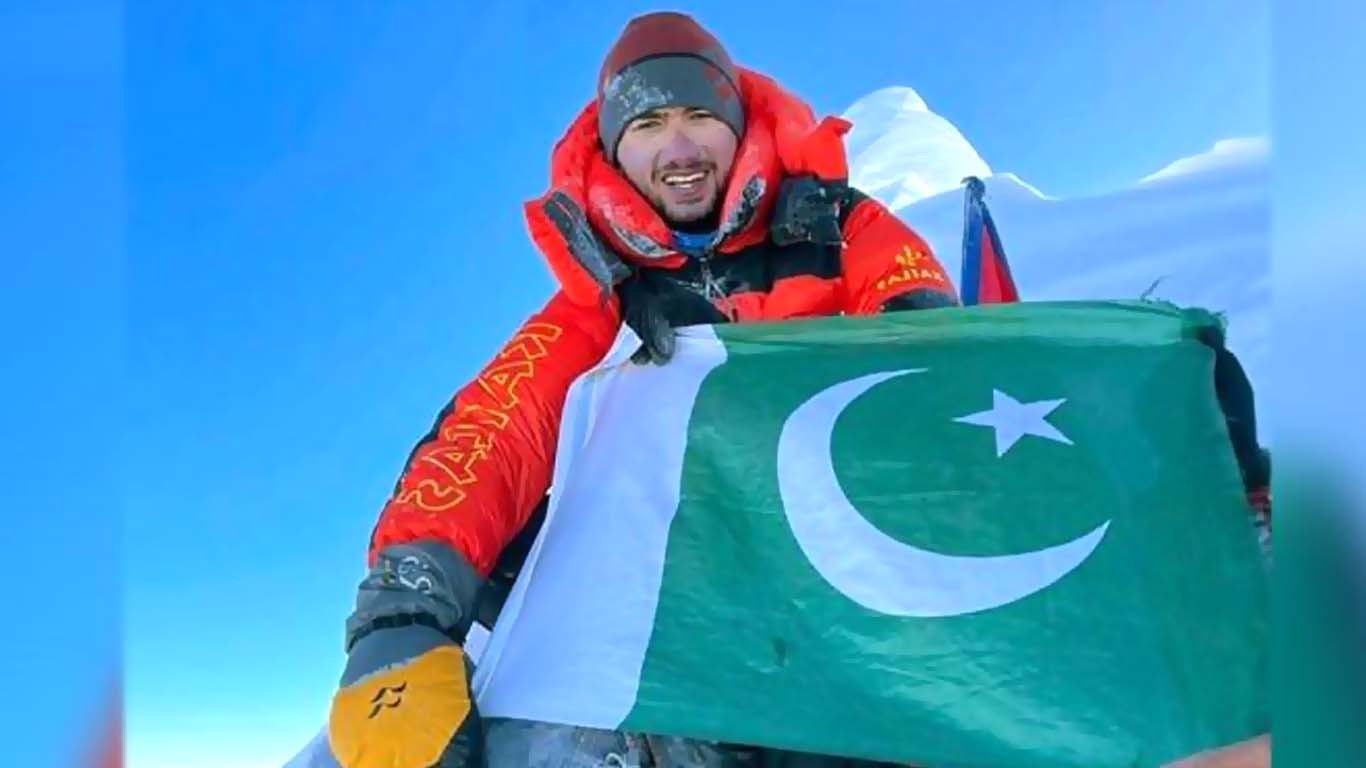پاکستان کے نوجوان کوہ پیماء شہروز کاشف کا بڑا کارنامہ