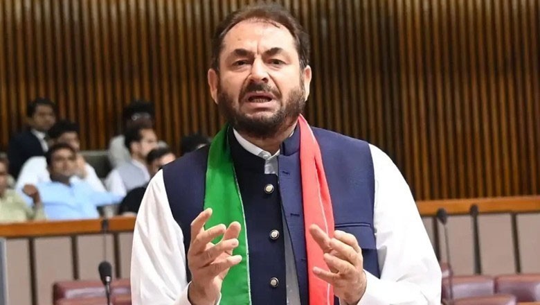 آئینی ترمیم کیلیے ووٹ دینے پر 1 ارب روپے تک کی پیش کش ہوئی، اقبال آفریدی