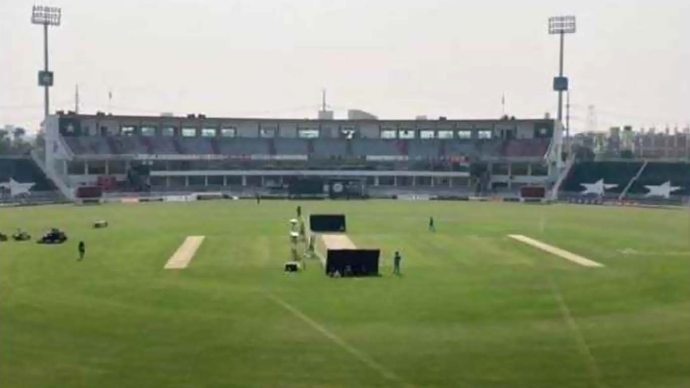 تیسرے ٹیسٹ میں پچ کو قومی ٹیم کیلئے سازگار بنانے کی کوشش