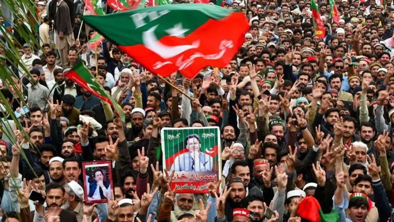 26ویں آئینی ترمیم، پی ٹی آئی کا کالعدم سے سیاسی جماعت تک کا سفر