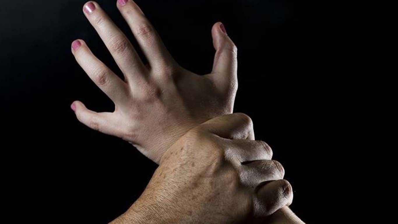 شادی میں بلائی گئی خاتون سے 3 افراد کی اجتماعی زیادتی