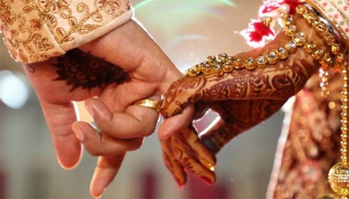 کم عمر لڑکی سے شادی کا لالچ، زمیندار کو لینے کے دینے پڑ گئے