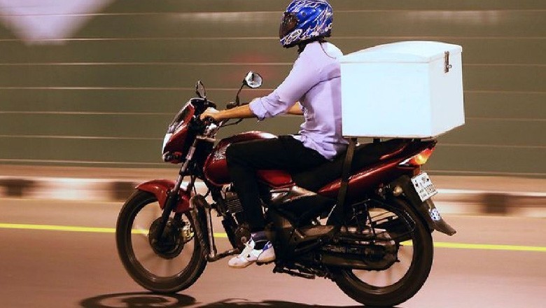 کراچی، آن لائن فوڈ ڈلیوری رائیڈر نے حاضر دماغی سے ڈکیت کو پکڑوا دیا