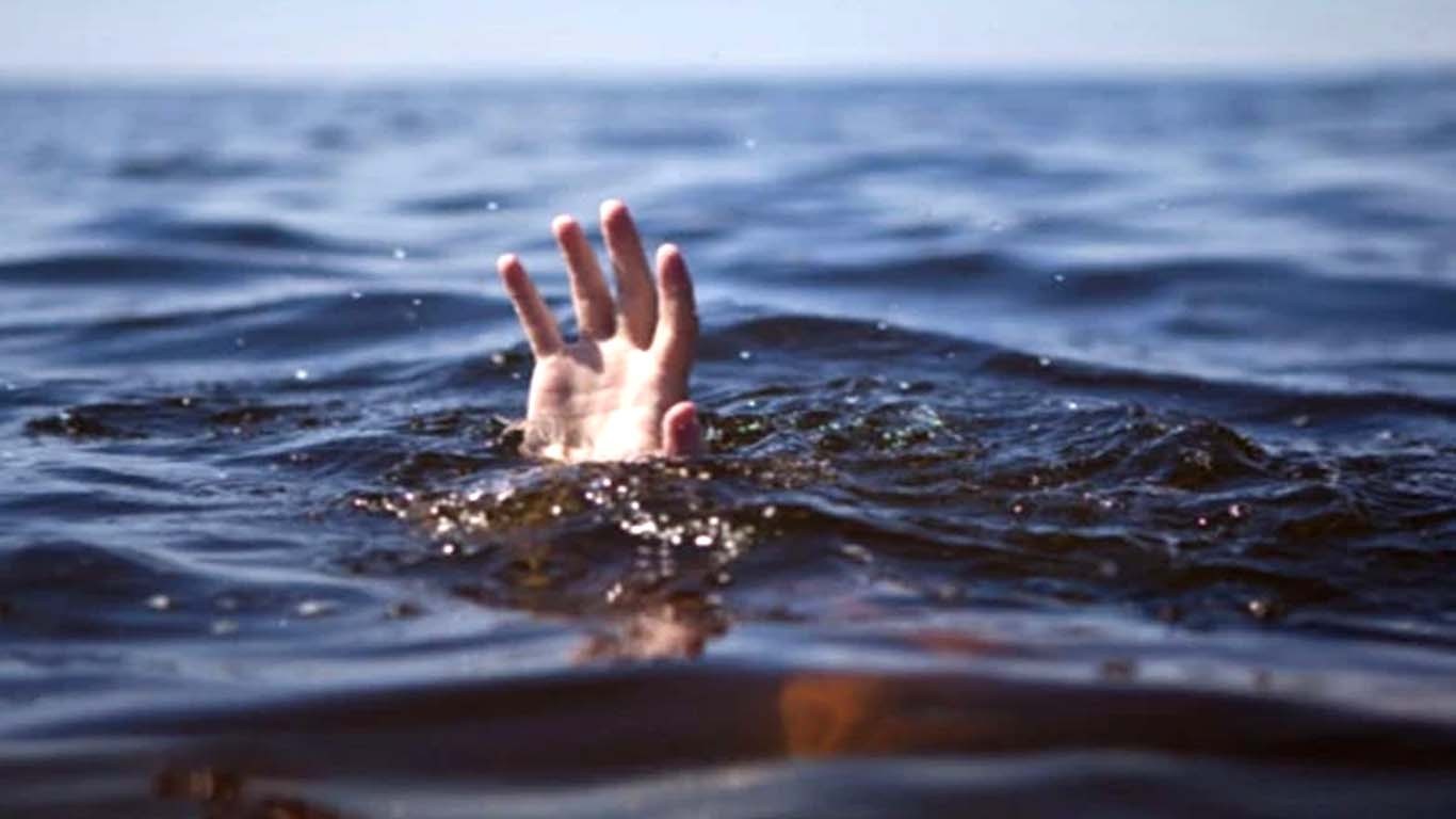 کراچی میں کشتی الٹ گئی، ایک ہی خاندان کے 6 افراد ڈوب گئے