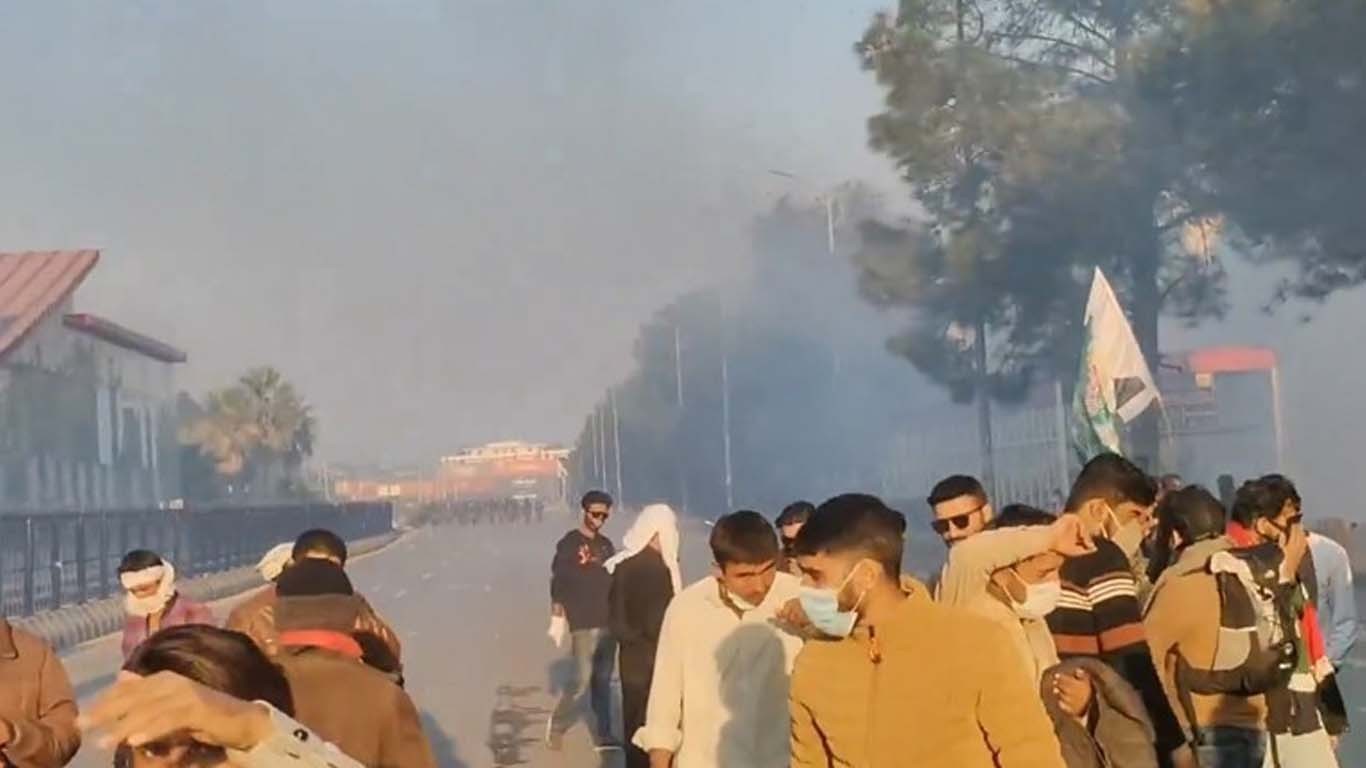 ڈی چوک پر رینجرز کی مبینہ فائرنگ سے 3 ہلاک ، 13 زخمی