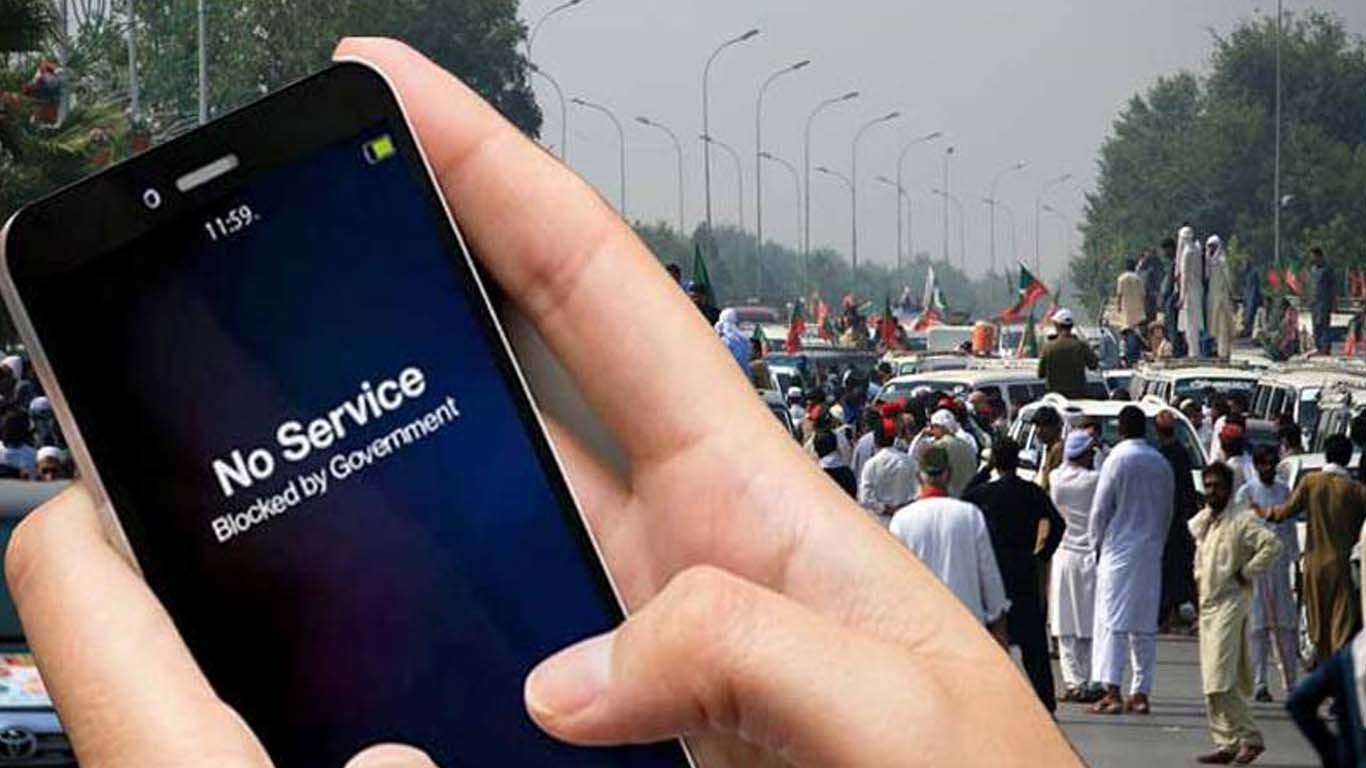 اسلام آباد آنیوالے تمام راستے آج بھی بند، ملک کے بیشتر علاقوں میں انٹرنیٹ سروس معطل