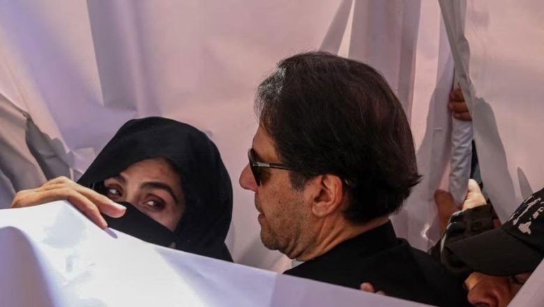 ’عمران خان کو پی ٹی آئی قیادت سے زیادہ بشری بی بی پر بھروسہ ہے‘