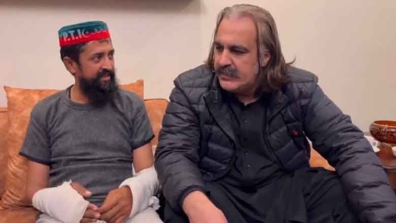 عمران خان کیلیے جان دینے کی ضرورت نہیں، وزیراعلی کی کنٹرینر سے پھیکے گئے کارکن سے گفتگو