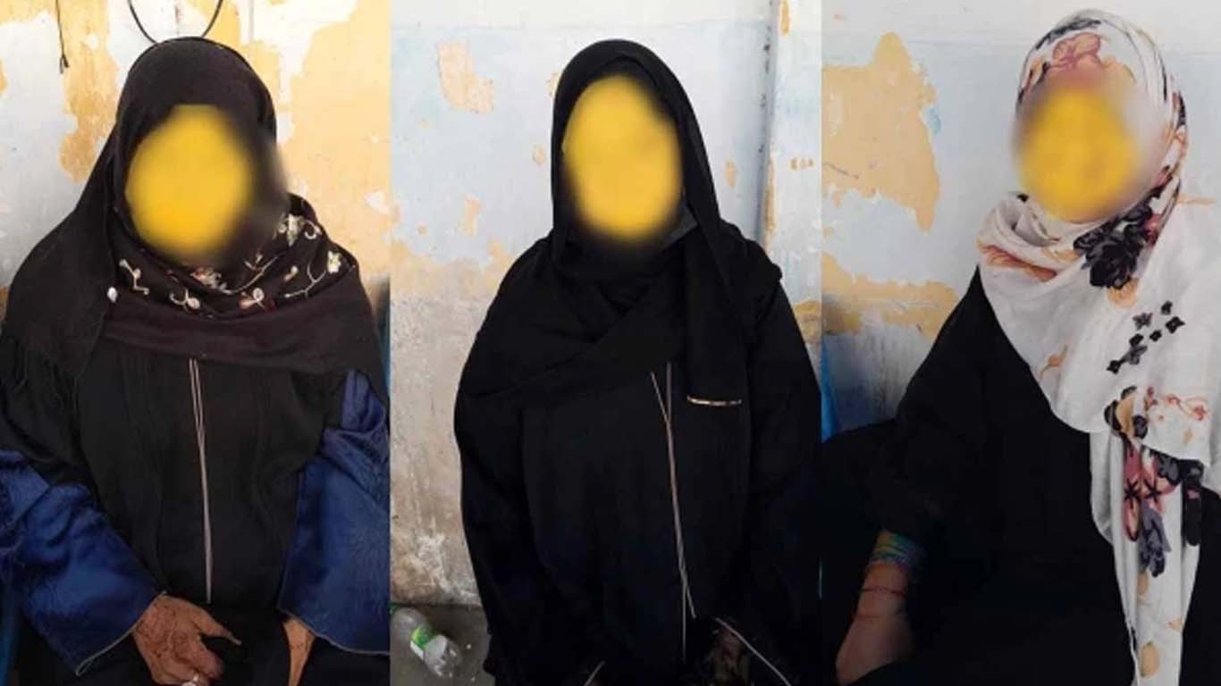 عمرے کی آڑ میں گداگری، کراچی ایئر پورٹ سے 3 مسافر خواتین گرفتار
