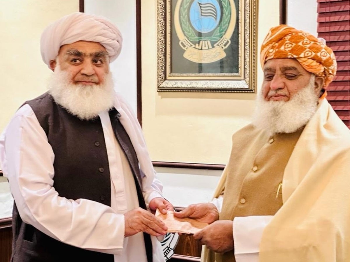 مدارس بل پر فضل الرحمان نے حکومت کے خلاف طبل جنگ بجا دیا