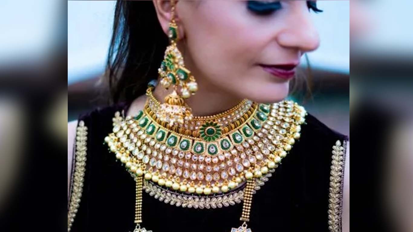 پاکستان میں سونے کے بھائو میں آج پھر بڑا اضافہ