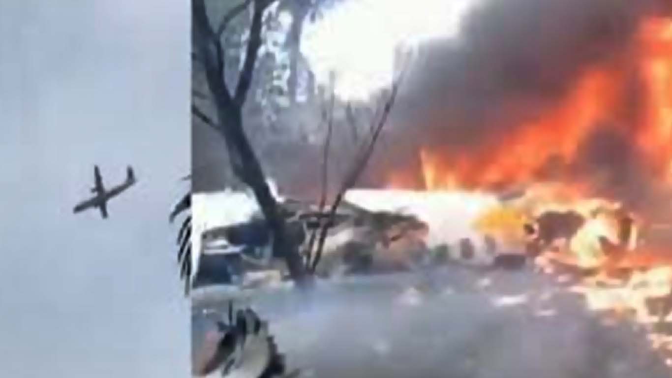 امریکا میں مسافر طیارہ گر کر تباہ