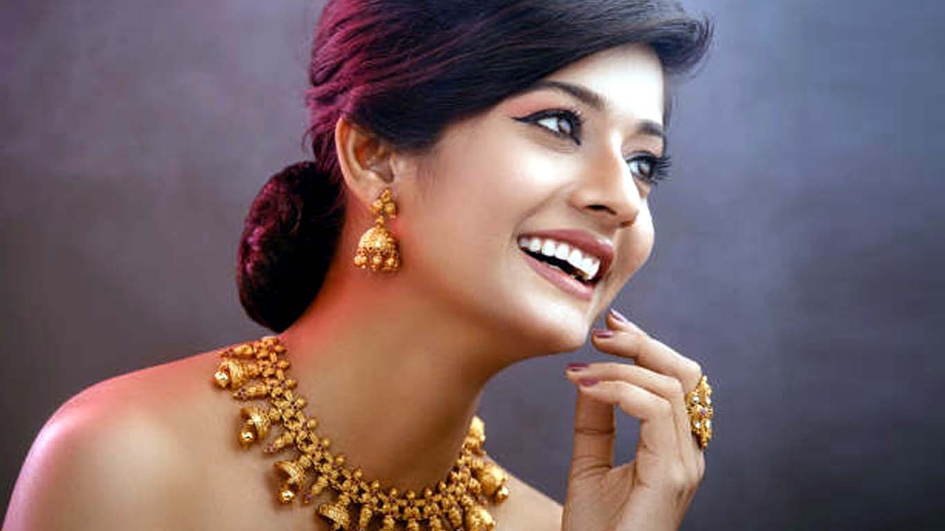 سونے کی قیمت آج پھر بڑھ گئی، فی تولہ کتنے کا ہوگیا؟