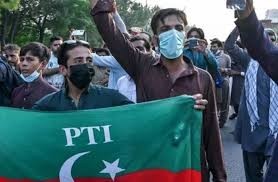 24 نومبر کریک ڈاؤن، وزیراعظم کے خلاف کارروائی کی درخواست دائر