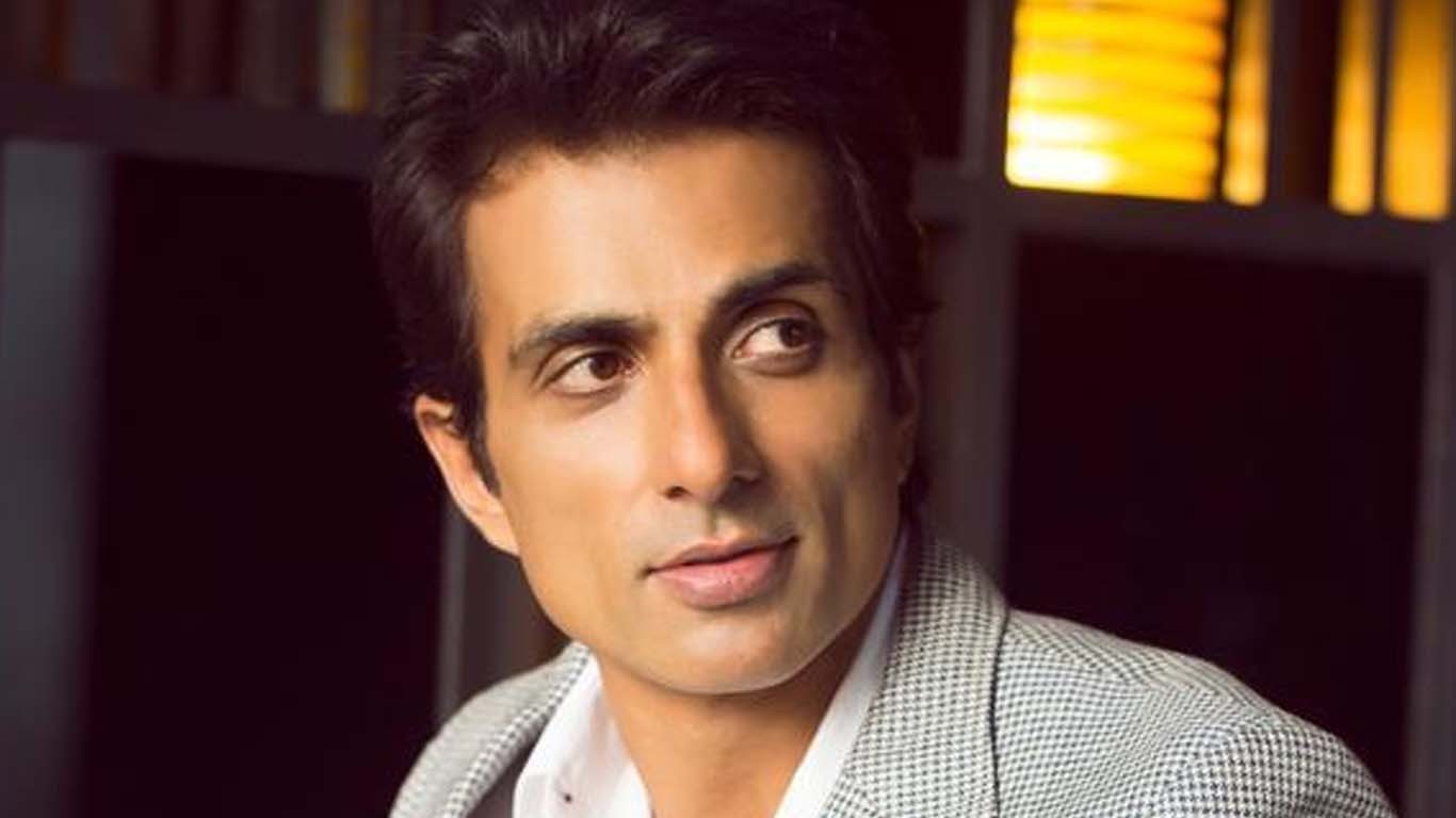 سونو سود کا اپنی فلم 'فتح' کی کمائی غریبوں میں تقسیم کرنے کا اعلان