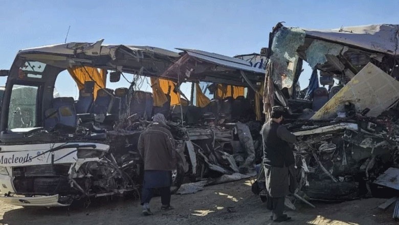 دو ٹریفک حادثات میں 52 افراد ہلاک اور 65 زخمی، متعدد کی حالت تشویشناک