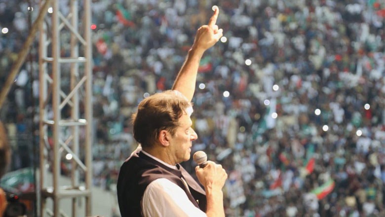 عمران خان کا مذاکرات اور فوجی عدالتوں کے فیصلے پر ردعمل