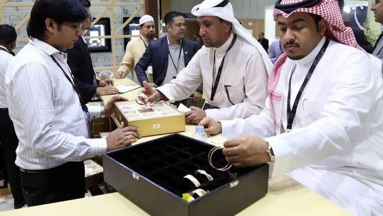 متحدہ عرب امارات کی حکومت کا مزدوروں کو سونے، نقدی اور دیگر قیمتی تحائف دینے کا اعلان