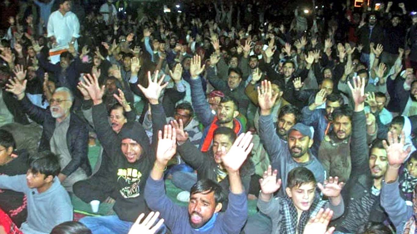 پارا چنار کے واقعات پر کراچی کے مختلف مقامات پر دھرنے جاری