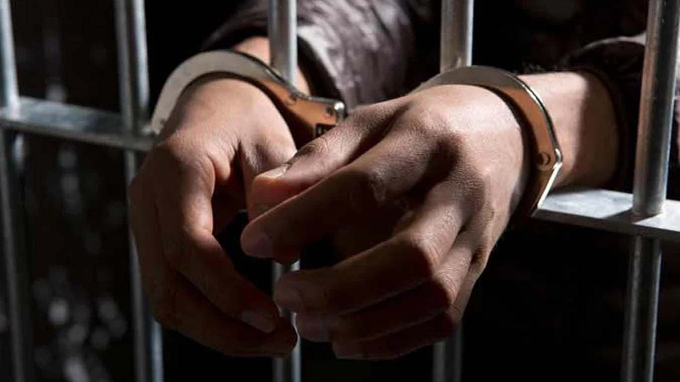 ایف آئی اے نے ریڈ بک کا انتہائی مطلوب انسانی اسمگلر گرفتار کرلیا