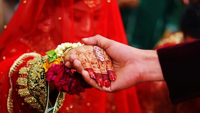 پاکستانی عدالت کا اچھی تنخواہ والے شوہر کو 27 کروڑ  80 لاکھ روپے حق مہر دینے کا حکم