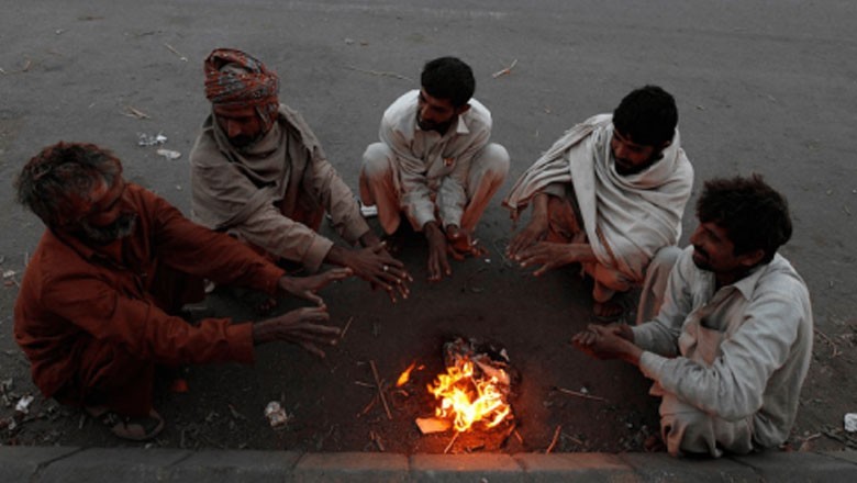 کراچی میں سردی کے ڈیرے، درجہ حرارت 2 ڈگری محسوس ہونے لگا